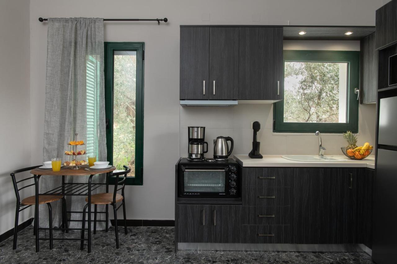 Square Apartment Kambanos Bagian luar foto